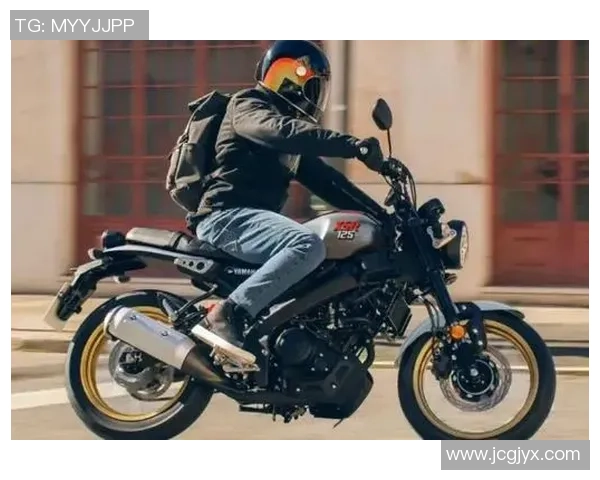 足球明星与摩托车的激情碰撞探索运动与速度的完美结合